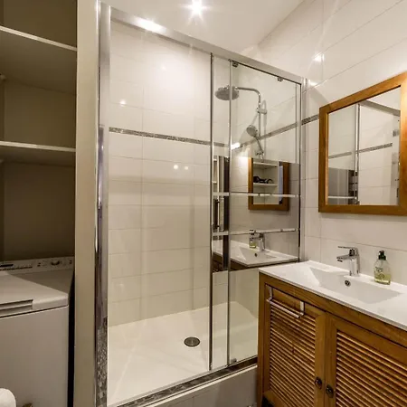 The Charming, Comfortable Charlemagne Ail Apartment Lyon