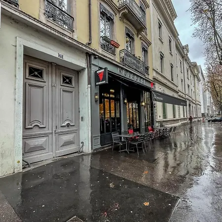 The Charming, Comfortable Charlemagne Ail Διαμέρισμα
